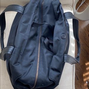 lululemon athletica Bags - Lululemon gym bag lululemon athletica Bags - Lululemon gym bag